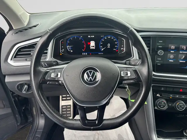 Volkswagen T-Roc view 13