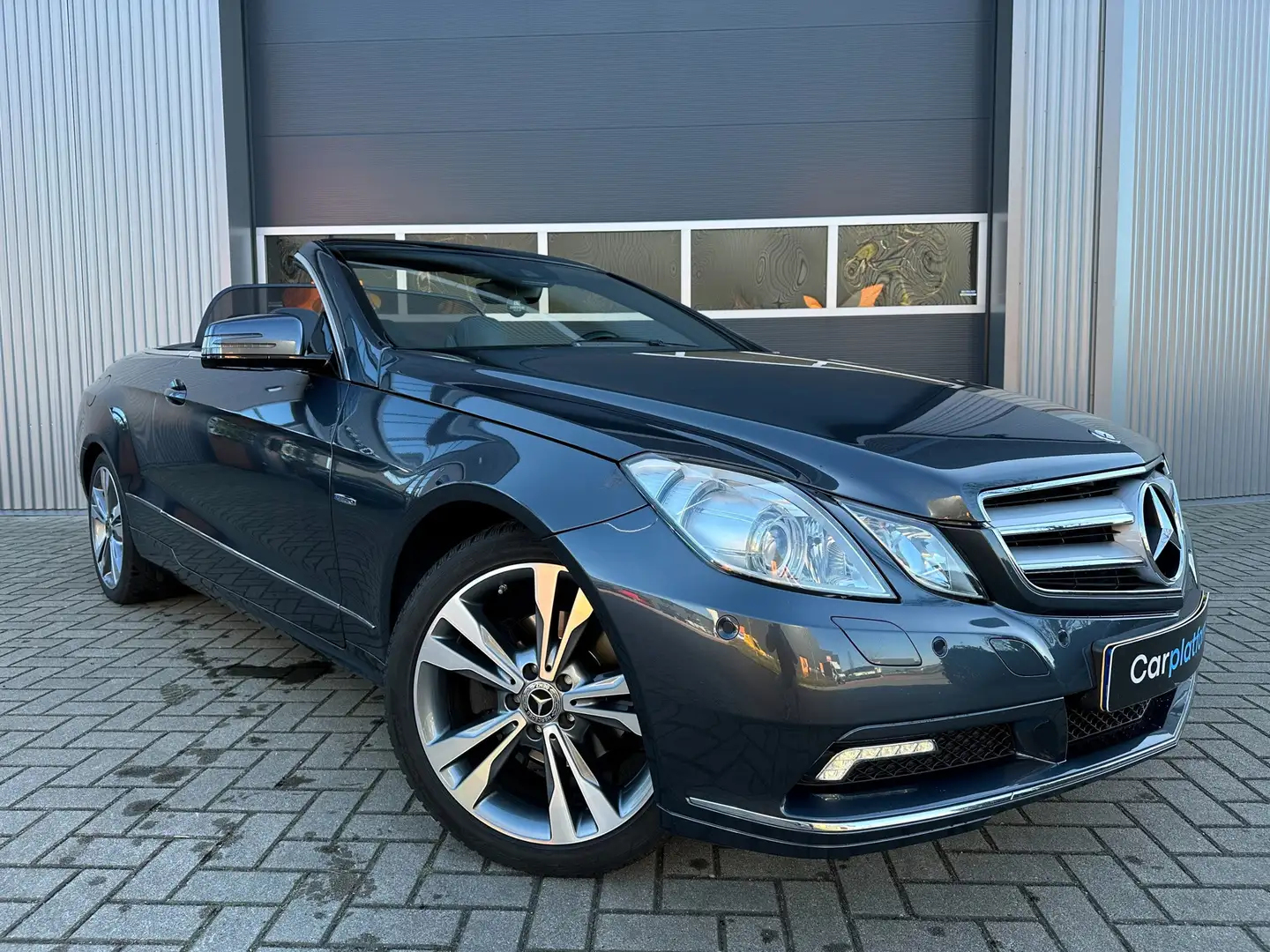 Mercedes-Benz E 250 Cabrio CGI Elegance | Nieuwstaat | Nek Verwarming Grijs - 1