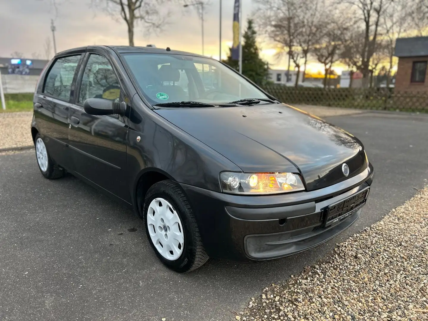 Fiat Punto Punto TÜV NEU Schwarz - 1