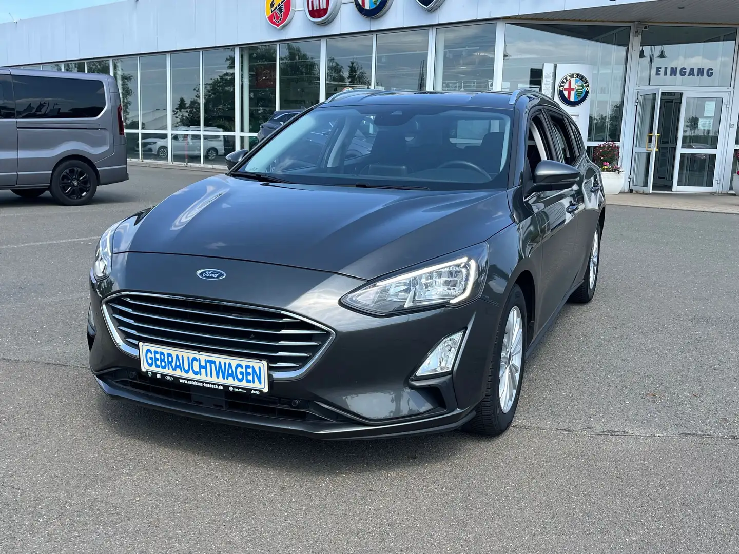 Ford Focus Turnier Titanium Grijs - 1