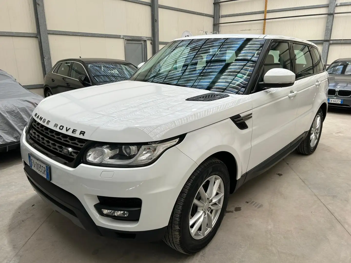 Land Rover Range Rover Sport 3.0 tdV6 SE CONDIZIONI RARISSIME DA VETRINA! - 2