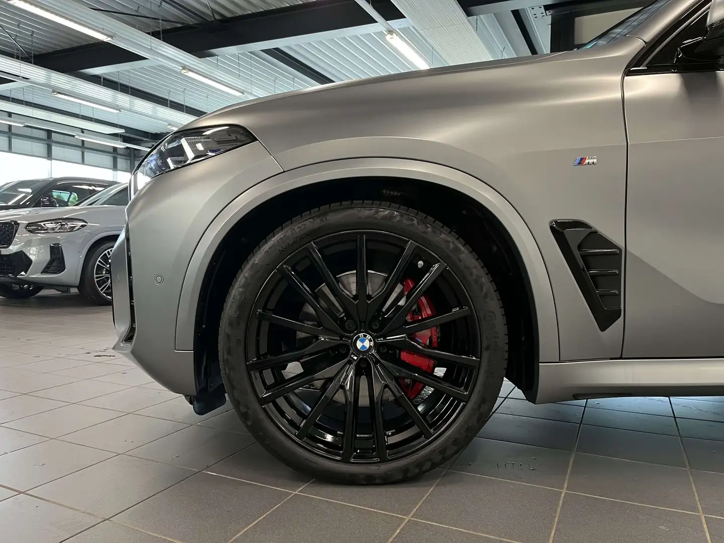 BMW X5 xDrive40d M Sport HUD PANO ACC AHK RFK NAVI Grijs - 2