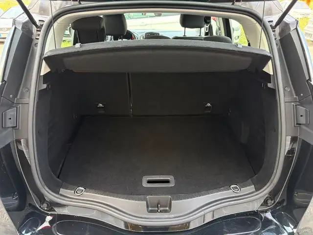 Renault Scenic view 11