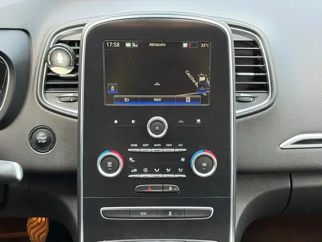 Renault Scenic view 14
