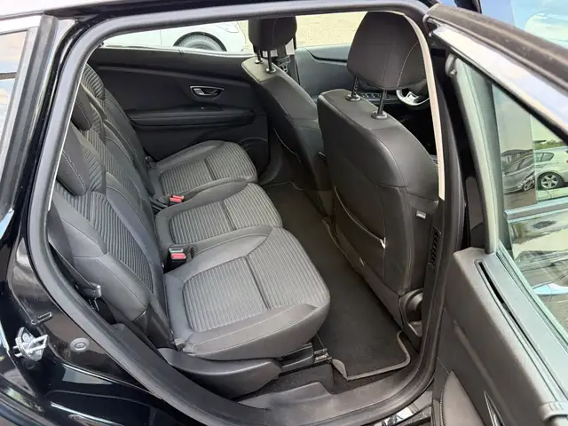 Renault Scenic view 10