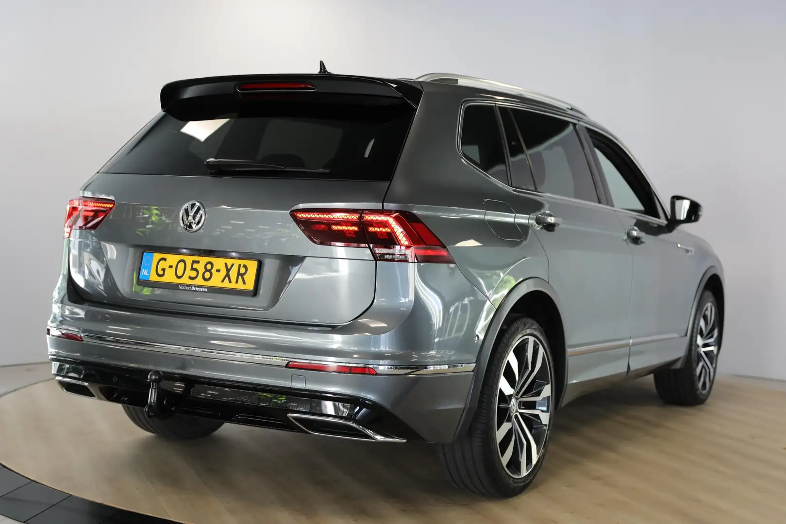 Volkswagen Tiguan Allspace 2.0 TSI 4Motion Highline Business R / Trekhaak ele Grijs - 2