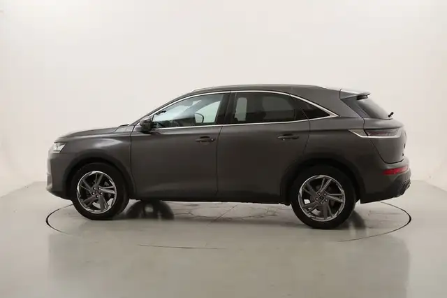 DS Automobiles DS 7 Crossback view 2