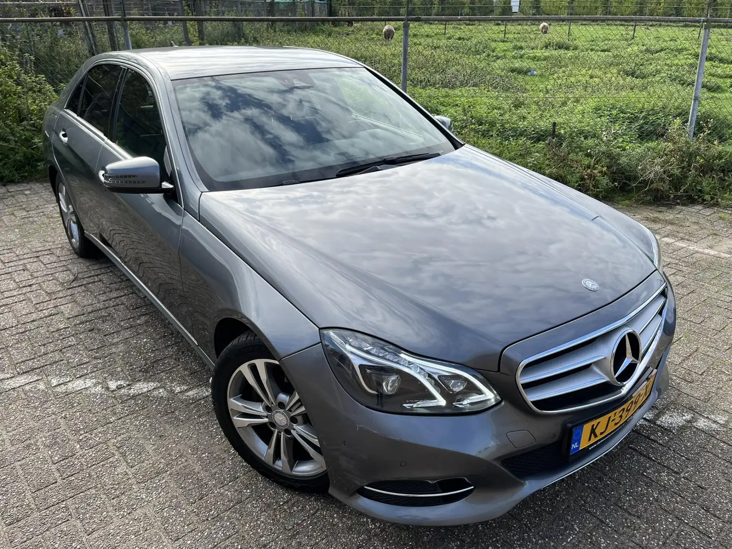 Mercedes-Benz E 220 BlueTEC Ambition Avantgarde LED Grijs - 2