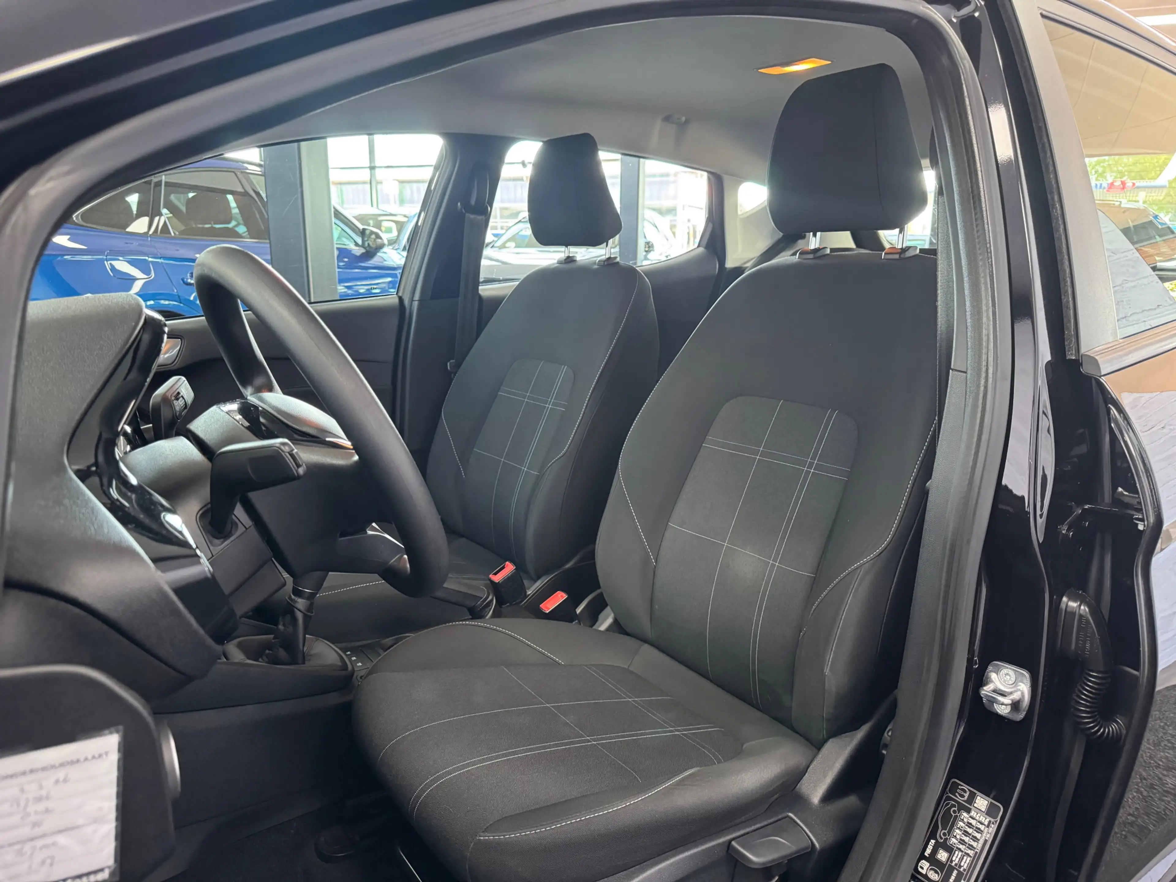 Ford Fiesta 1.1 Trend Navigatie Airco — photo 3