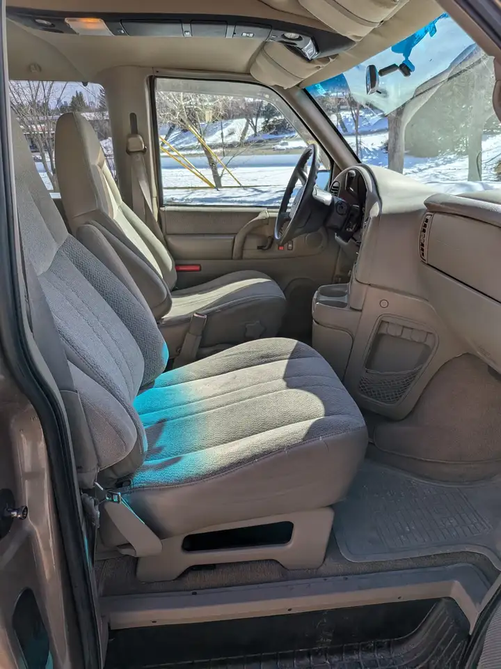 Chevrolet Astro снимка Chevrolet Astro