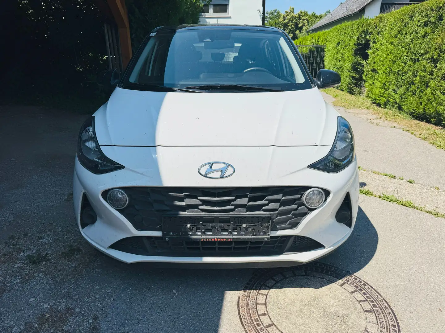 Hyundai i10 i10 1,0 chic chic Weiß - 1