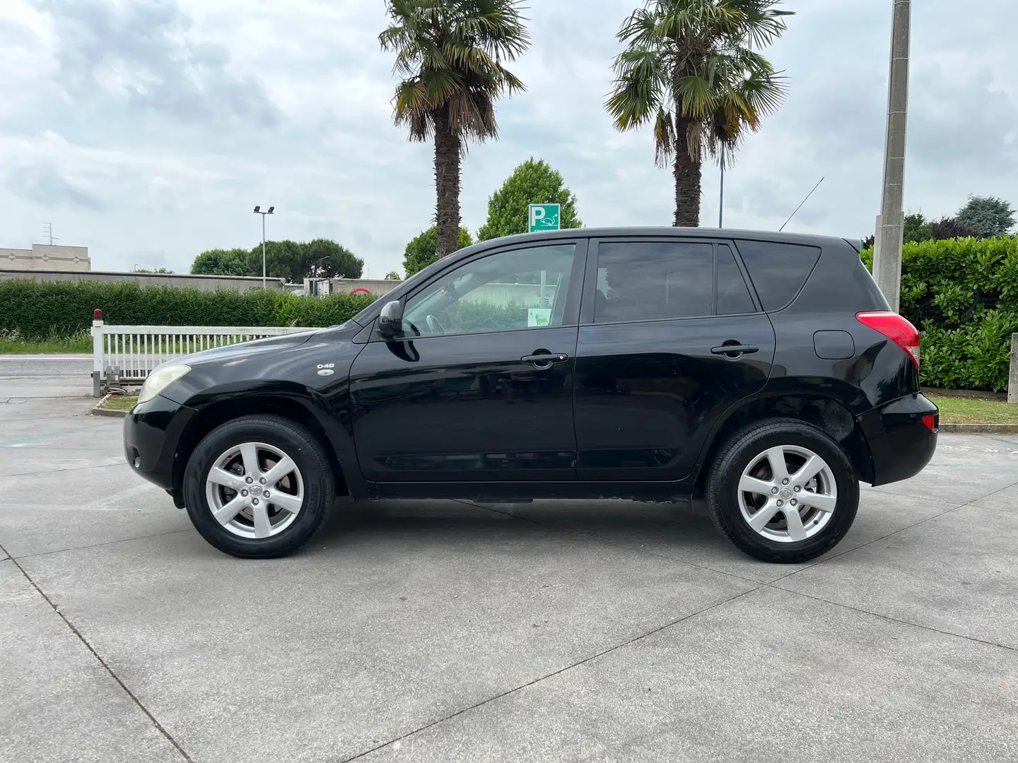 Toyota RAV 4 III 2006  RAV4 2.2 d-4d Sol 136cv dpf Fekete - 2