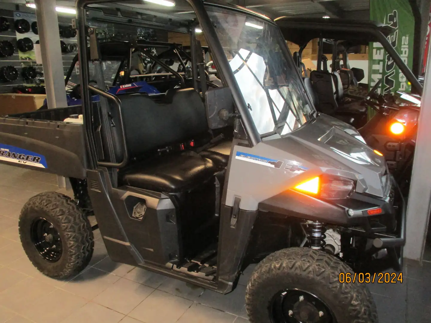 Polaris Ranger Grau - 1