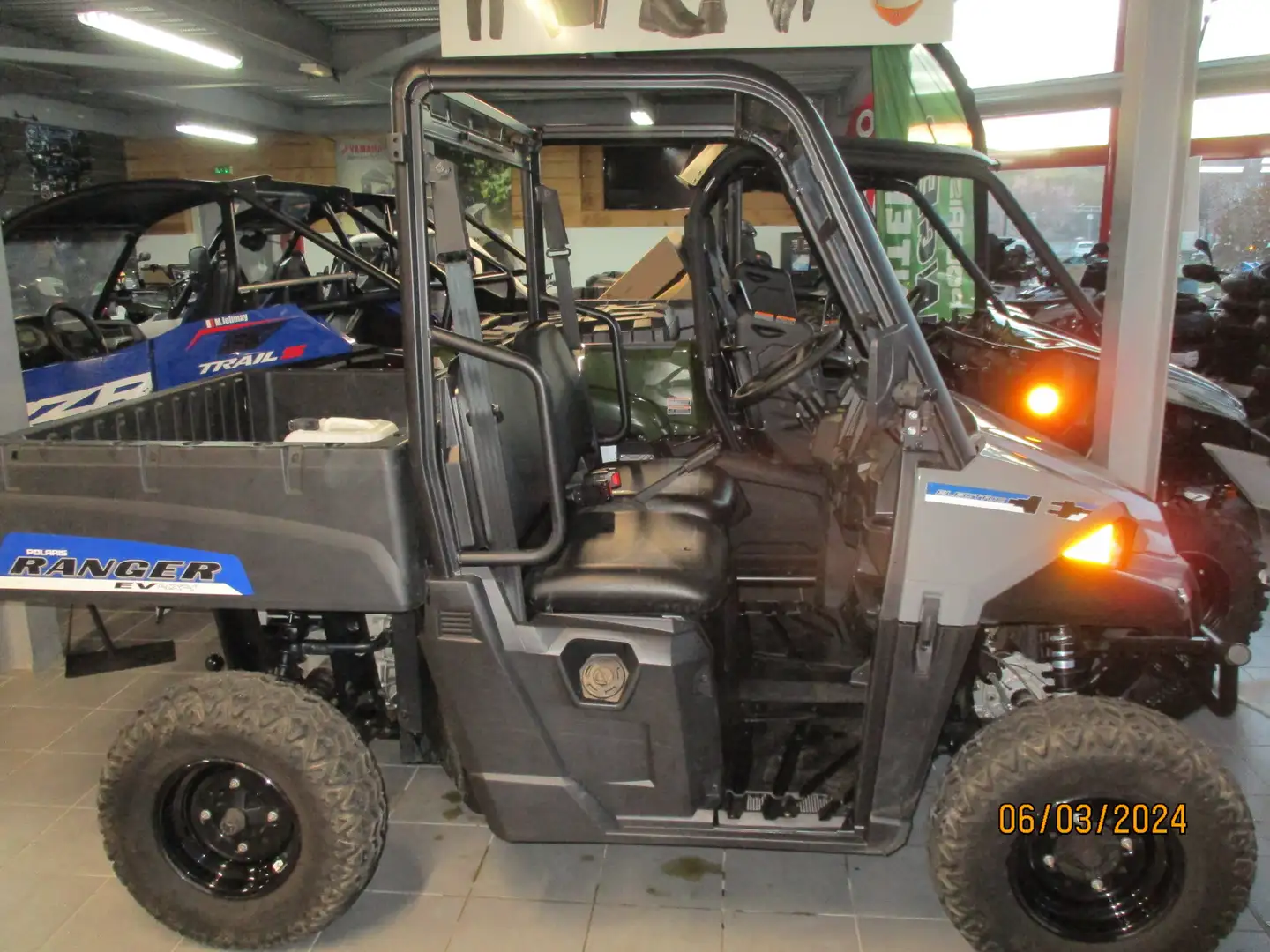 Polaris Ranger Grau - 2