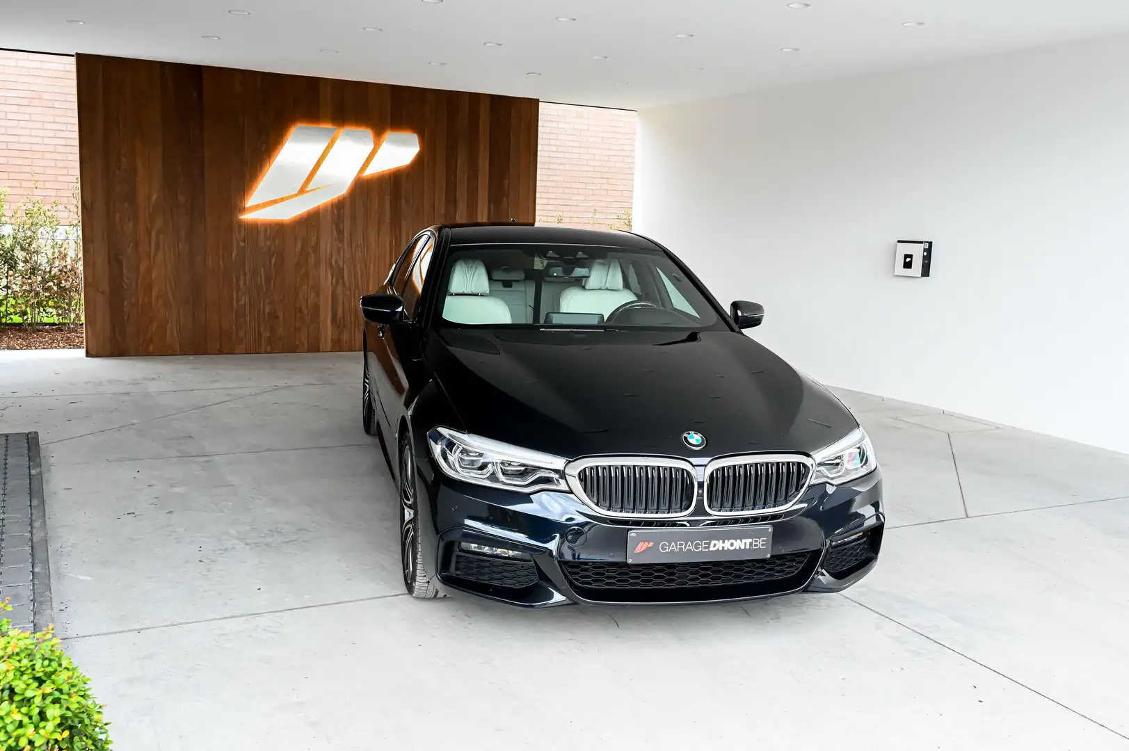BMW 530 e,INDIVIDUAL,360camera,AppleCar,HarmanKardon Noir - 1