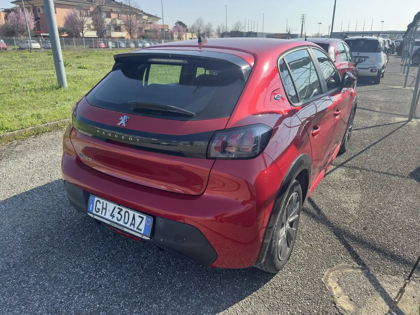 Peugeot 208 e- 100kW 5 porte Active pack Zwart - 2
