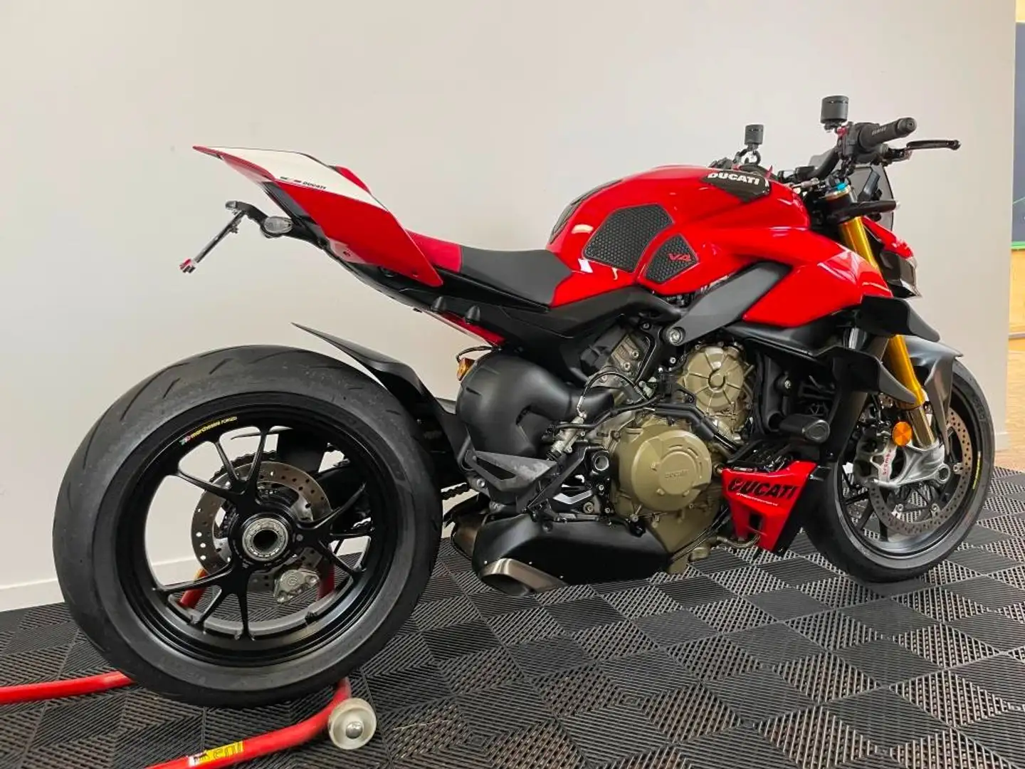 Ducati Streetfighter V4S + Tva Récupérable + RK Approved Rood - 2