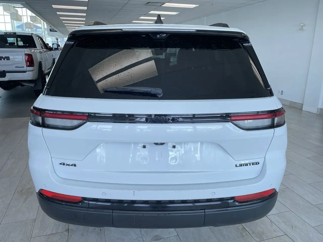 Jeep Grand Cherokee снимка Jeep Grand Cherokee