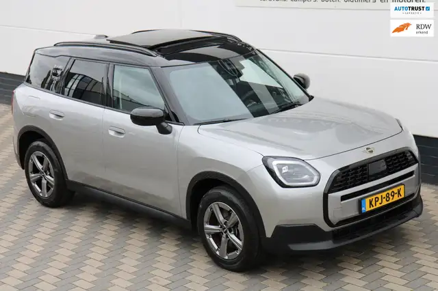 MINI Countryman 1.5 C Favoured L Pano LED HUD Leder BTW