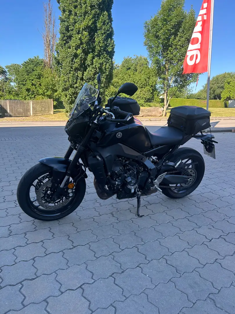 Yamaha MT-09 Schwarz - 1