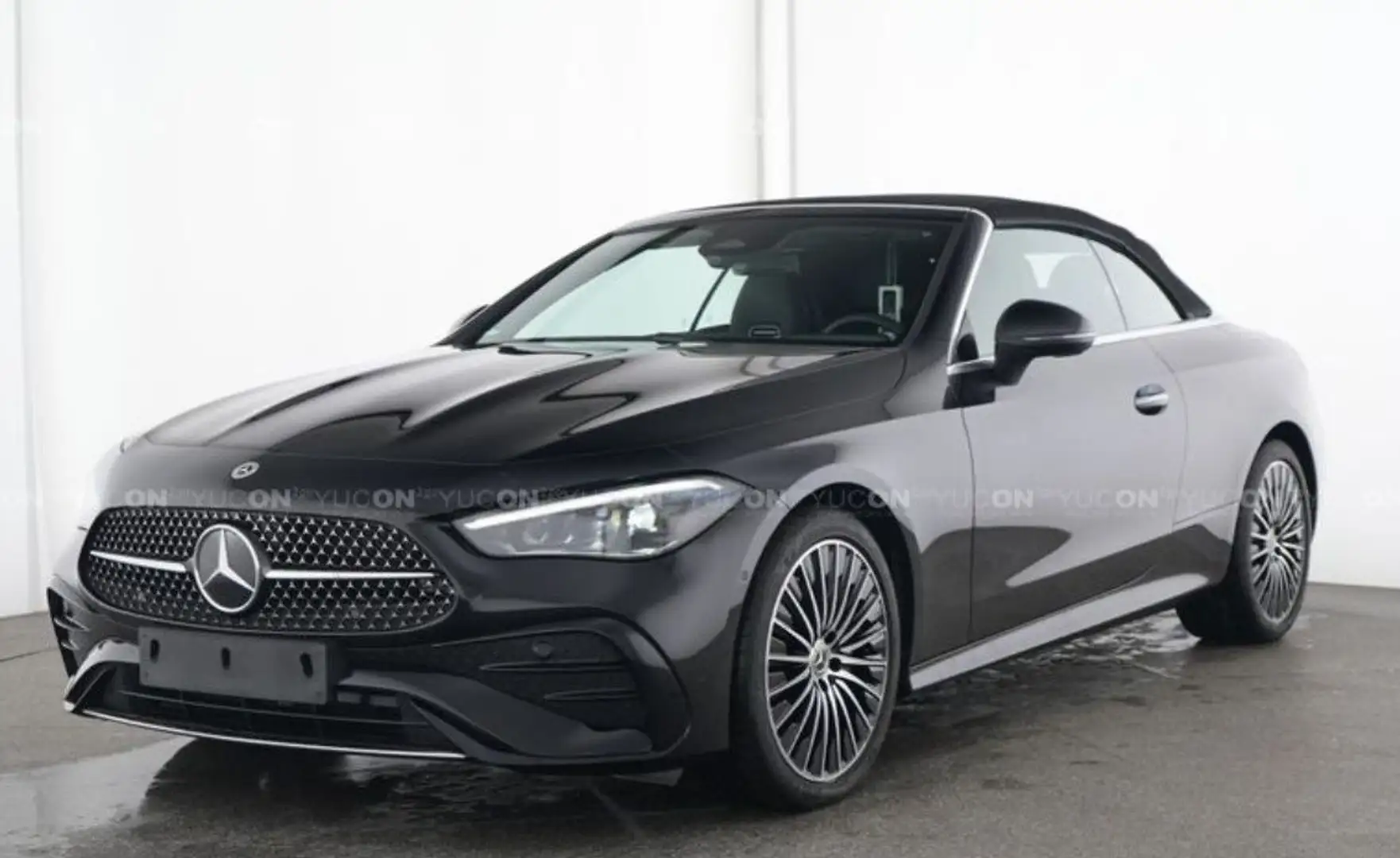 Mercedes-Benz CLE 220 d AMG Cabriolet Schwarz - 2