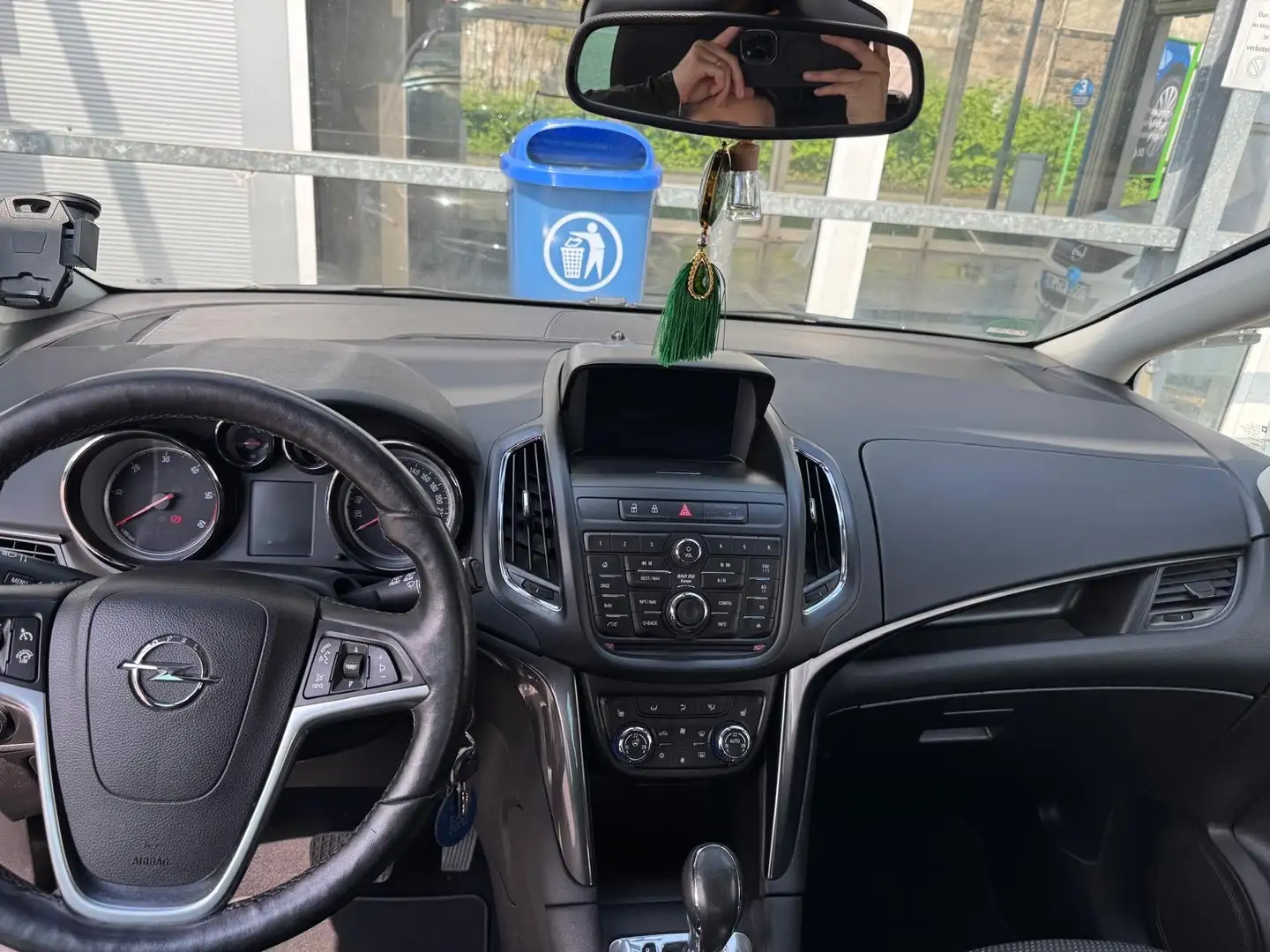 Opel Zafira Tourer Business Innovation Grau - 2