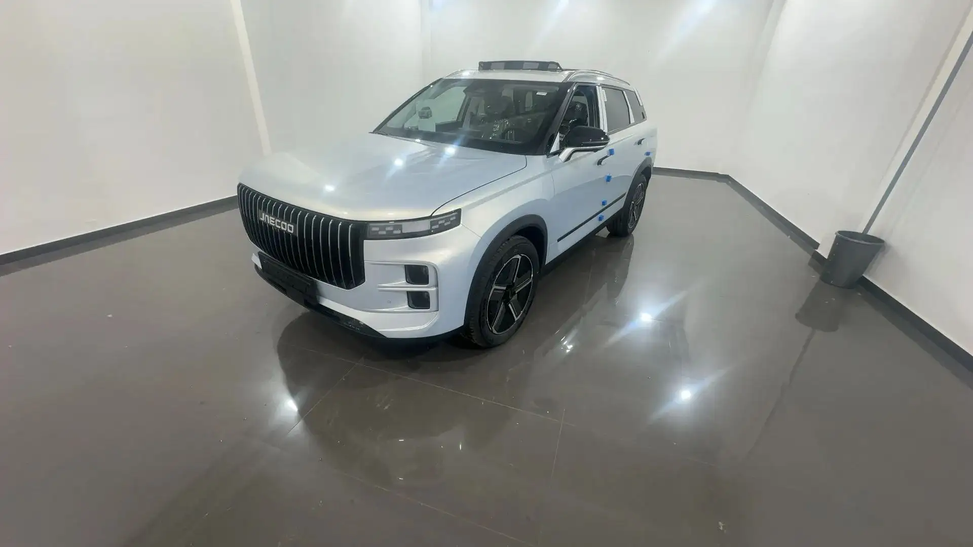 Jaecoo J7 Jaecoo 7 1.6 tgdi Premium 2wd 7dct Silber - 1