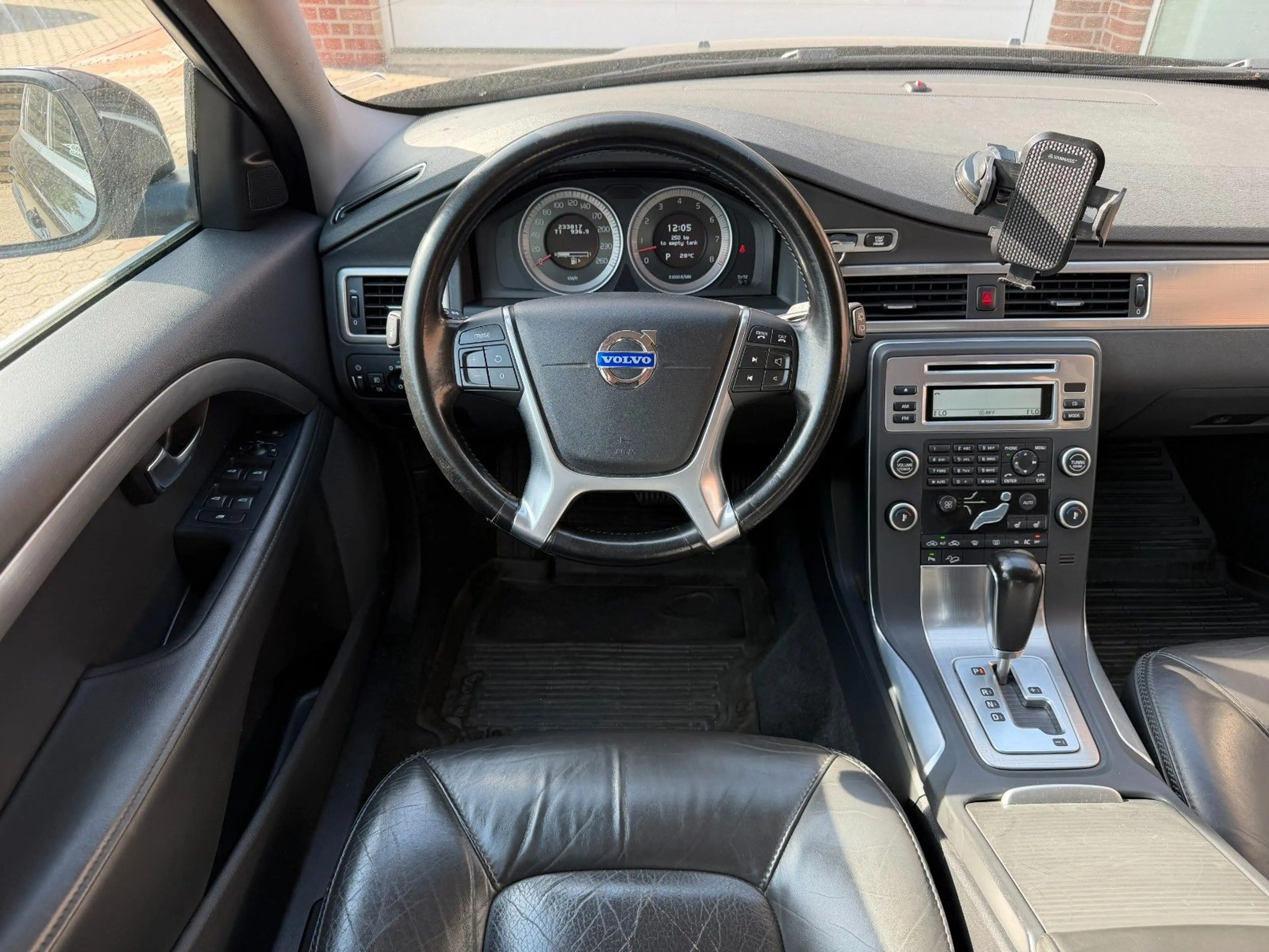 Volvo XC70 3.2 AHK*VIELE RECHNUNGEN BEI VOLVO* — photo 11
