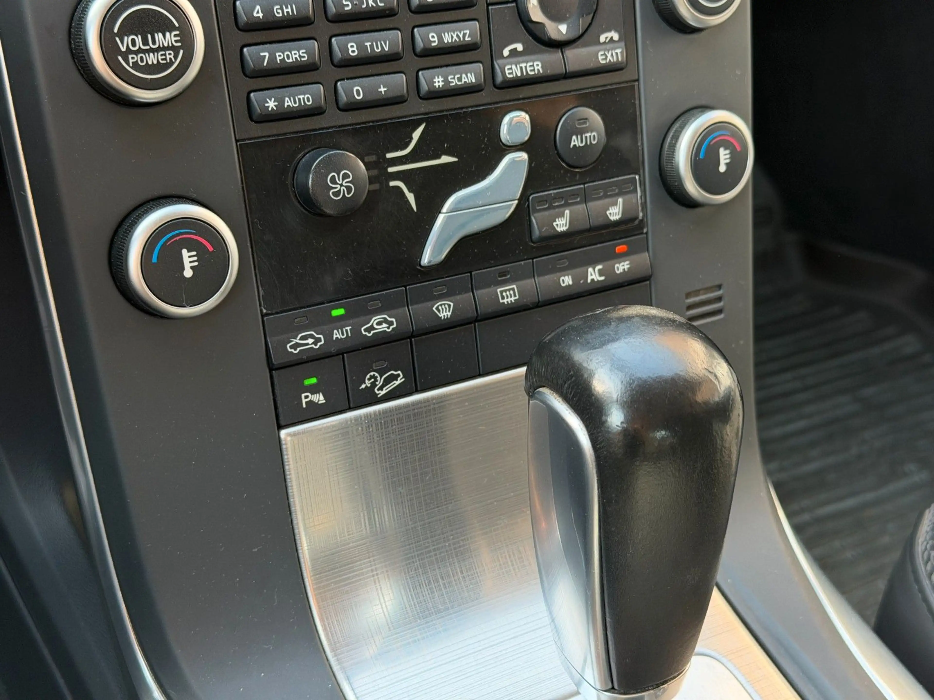 Volvo XC70 3.2 AHK*VIELE RECHNUNGEN BEI VOLVO* — photo 16