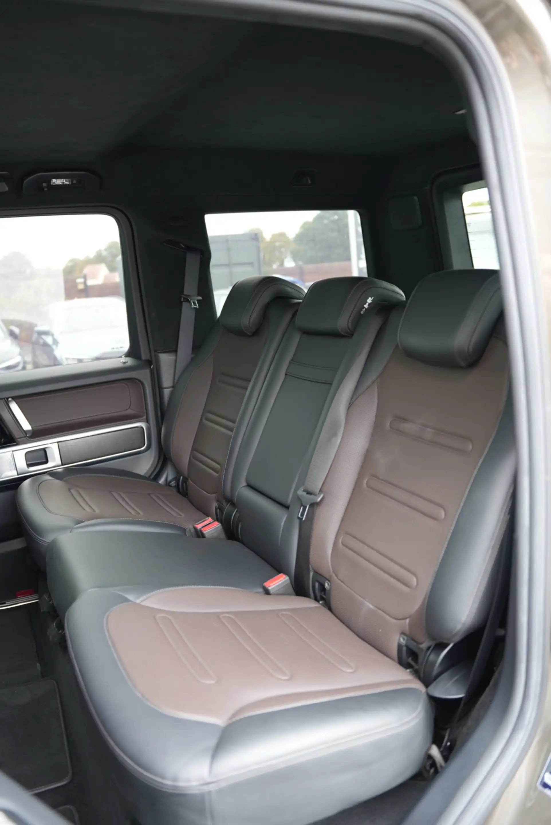 Mercedes-Benz G 500 MERCEDES G 500 V8 | G MANUFAKTUR | AMG LINE | NIGHT | PANO | BURMESTER | 360° | TREKHAAK — photo 14