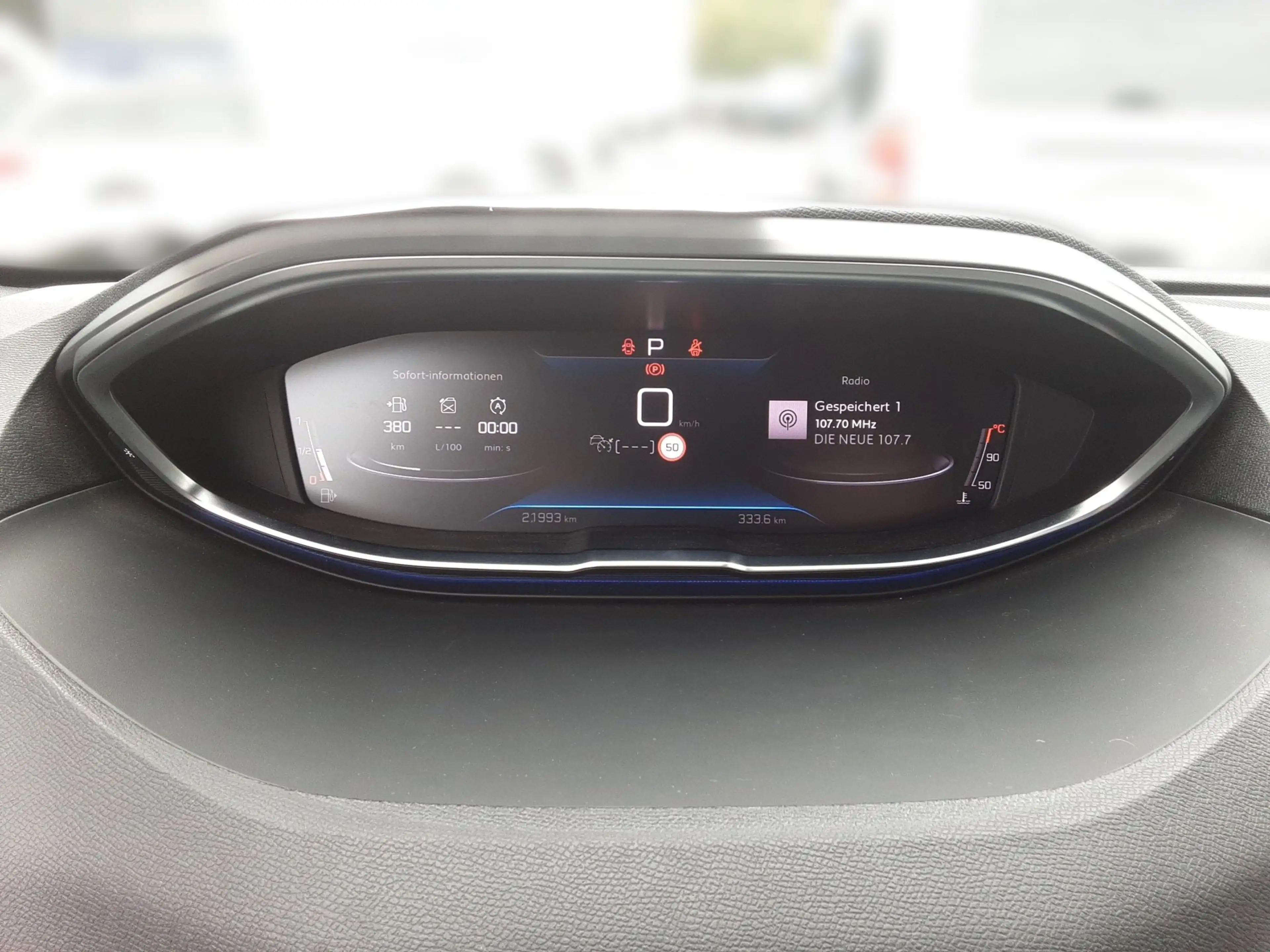 Peugeot 5008 1.2 PureTech 130 Allure Pack ACC KeyLess LM — photo 6