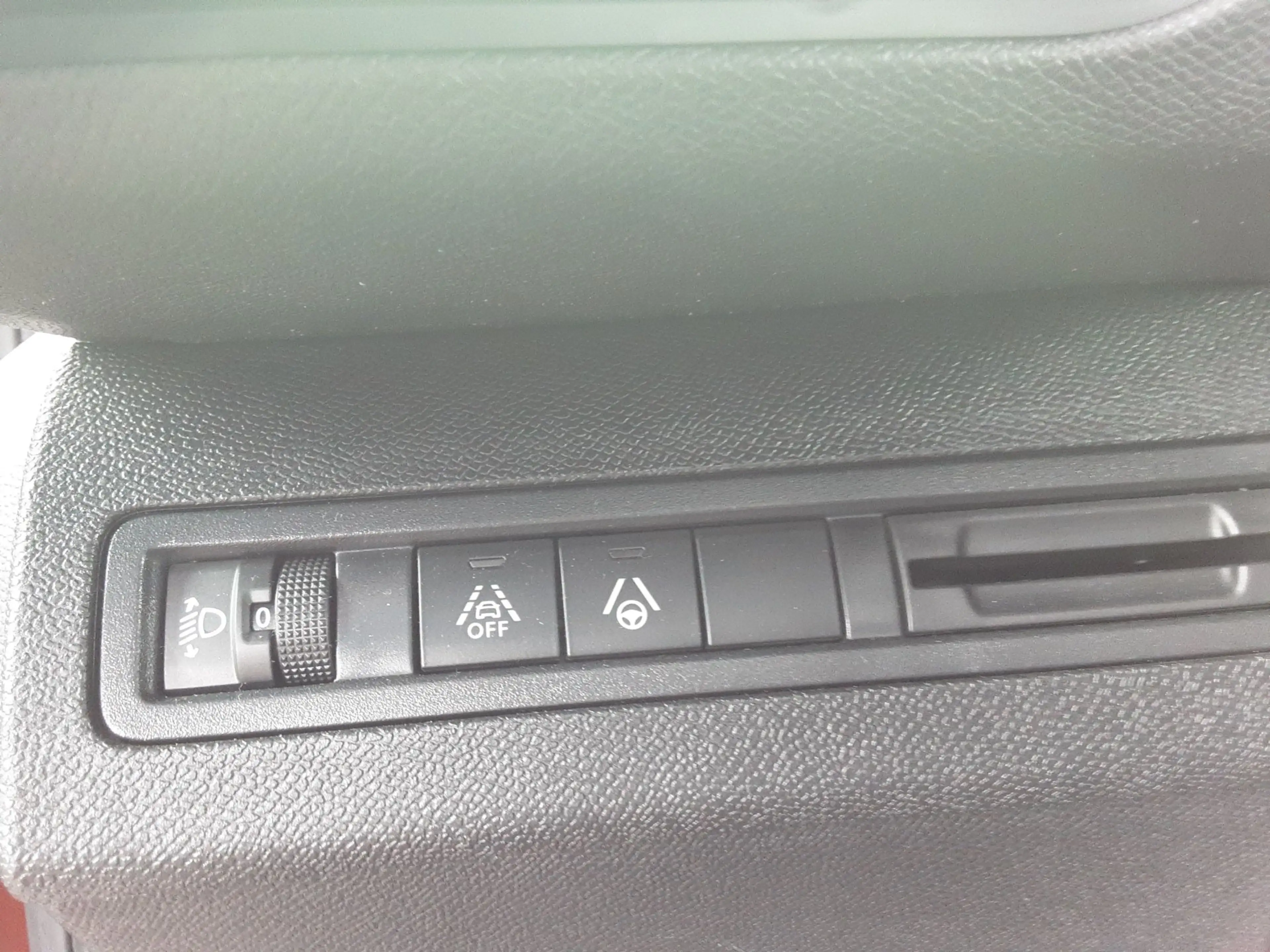 Peugeot 5008 1.2 PureTech 130 Allure Pack ACC KeyLess LM — photo 8