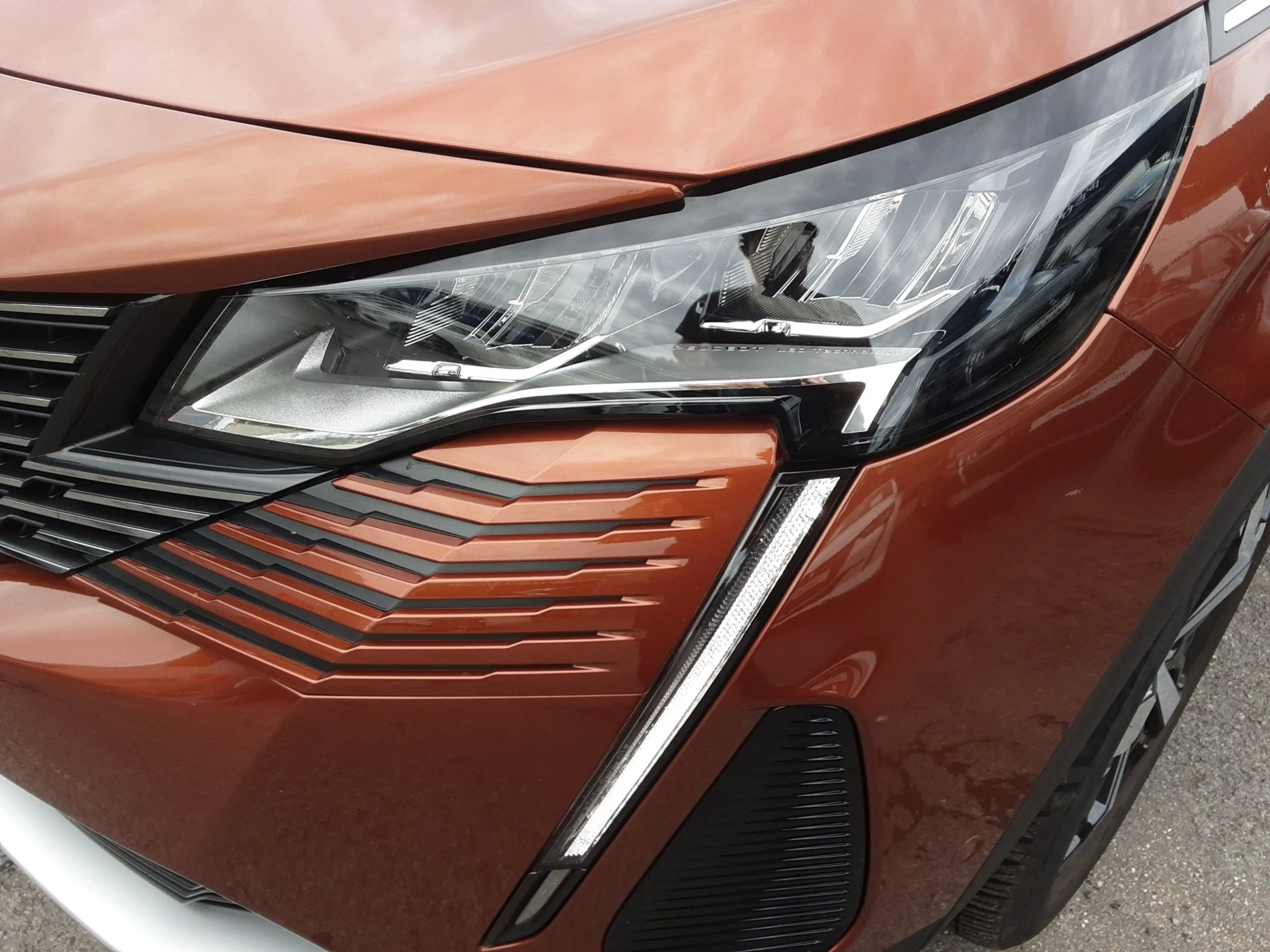 Peugeot 5008 1.2 PureTech 130 Allure Pack ACC KeyLess LM — photo 4