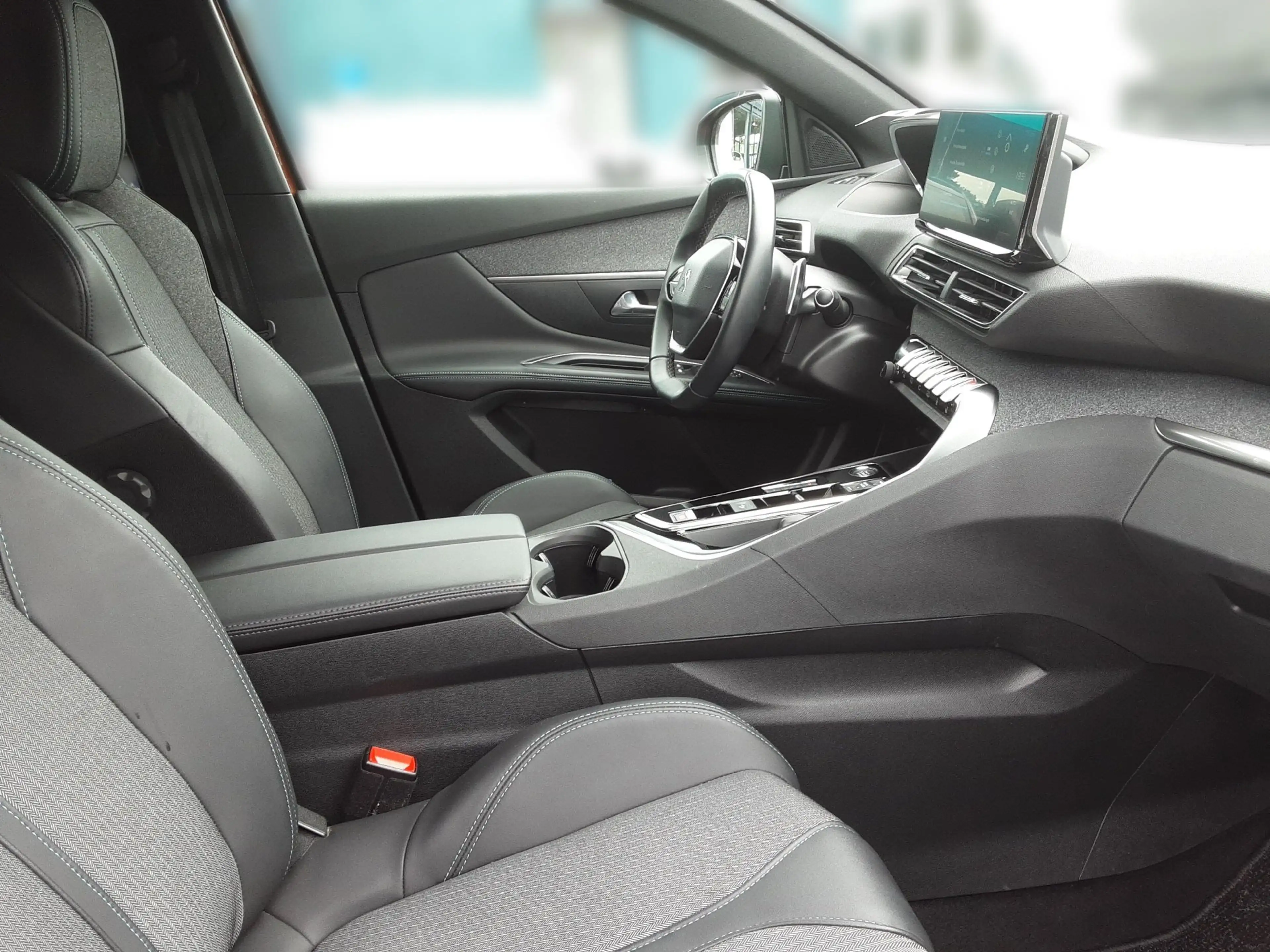 Peugeot 5008 1.2 PureTech 130 Allure Pack ACC KeyLess LM — photo 15