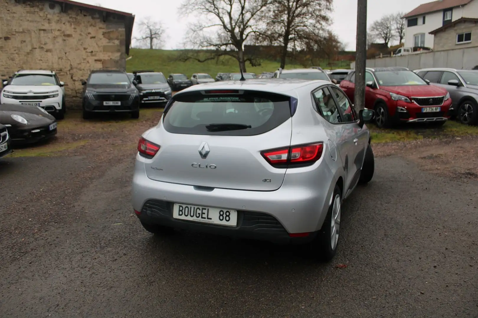 Renault Clio ZEN 1L5 DCI 90 CV GPS USB CLIMAT LEDS ABS RÉGULATEUR BLUETOOTH RADARS 5 PLACES Gris - 2