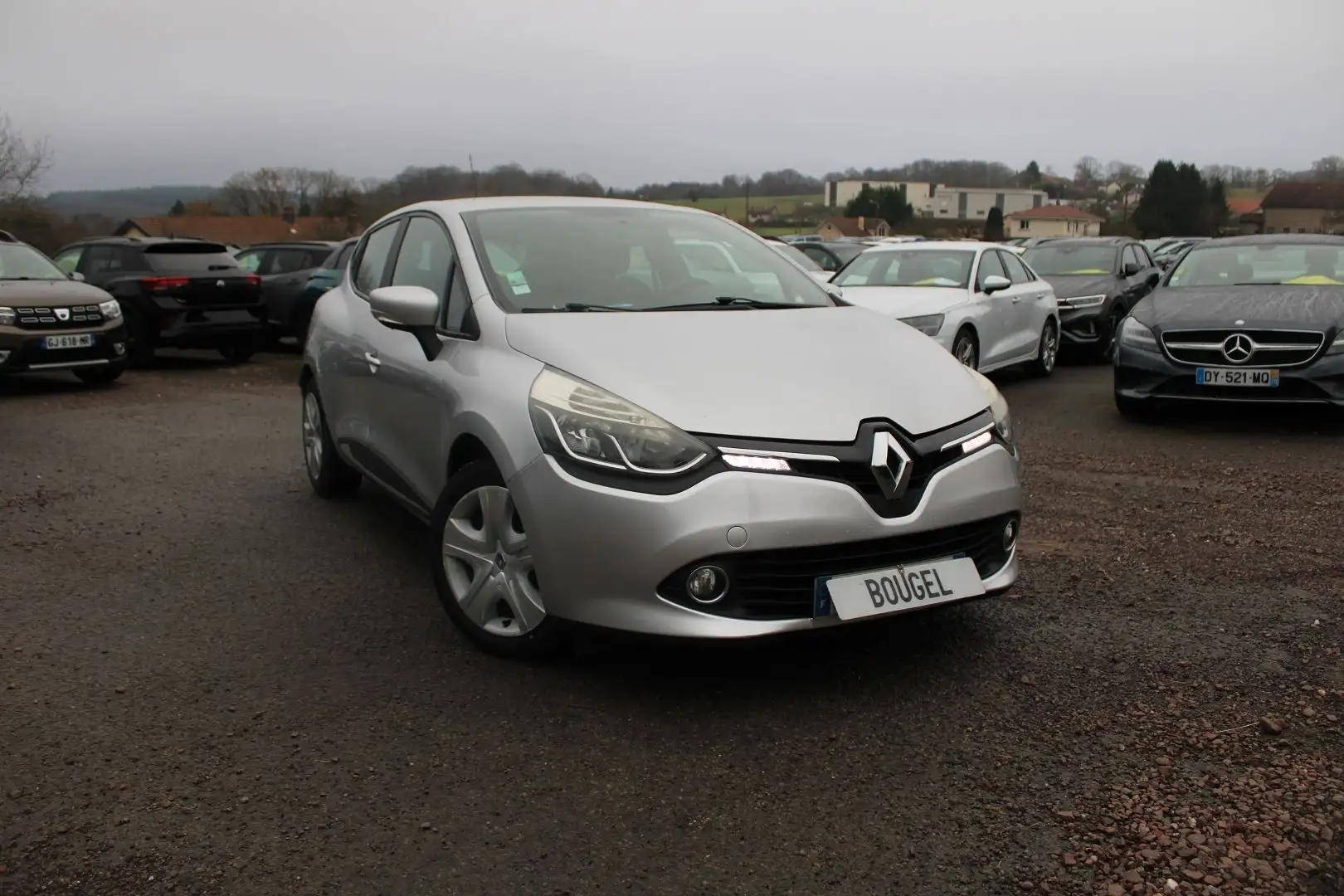Renault Clio ZEN 1L5 DCI 90 CV GPS USB CLIMAT LEDS ABS RÉGULATEUR BLUETOOTH RADARS 5 PLACES Gris - 1