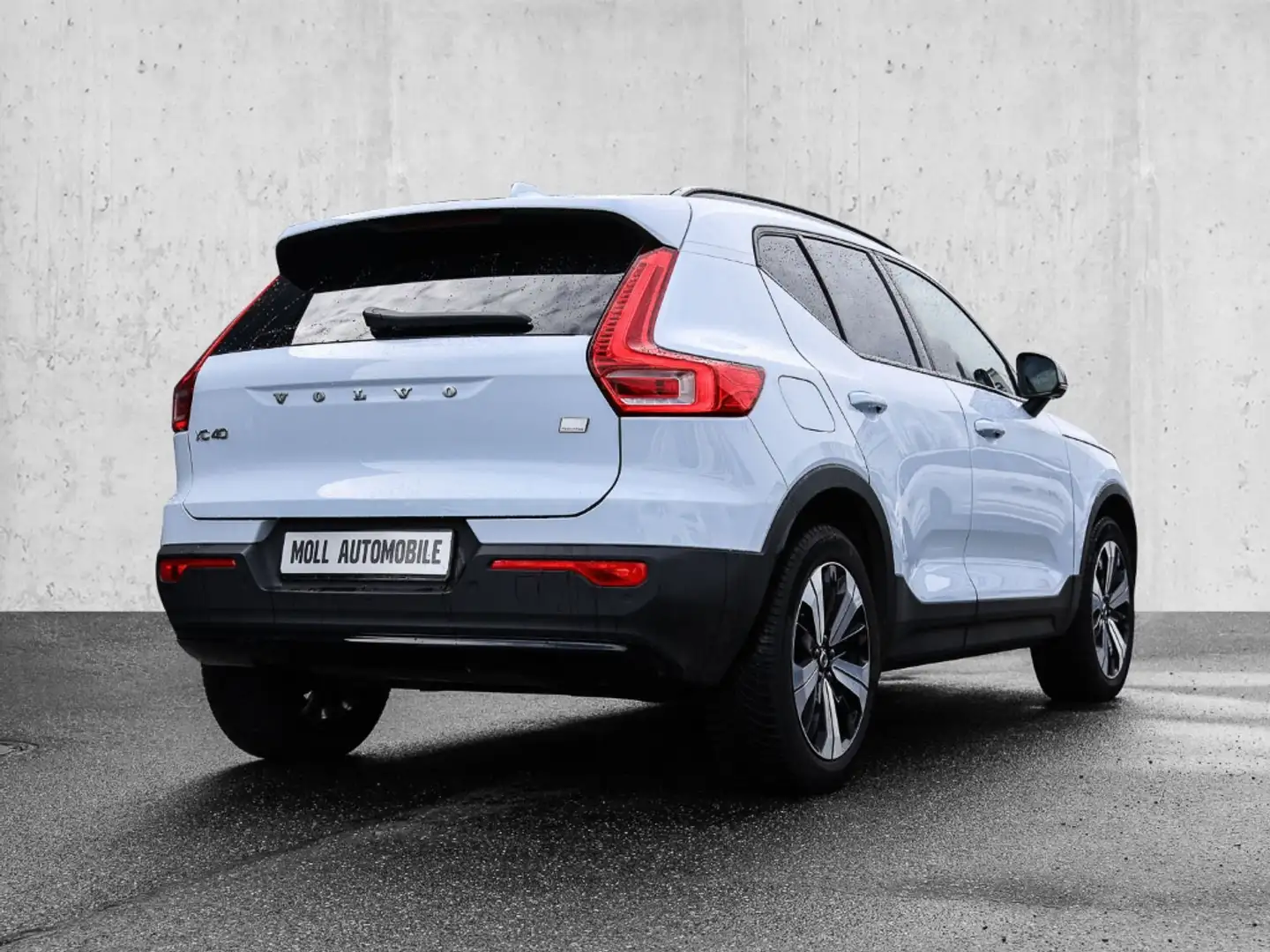 Volvo XC40 Plus Dark Recharge Plug-In Hybrid 2WD T5 Twin Engi Blau - 2