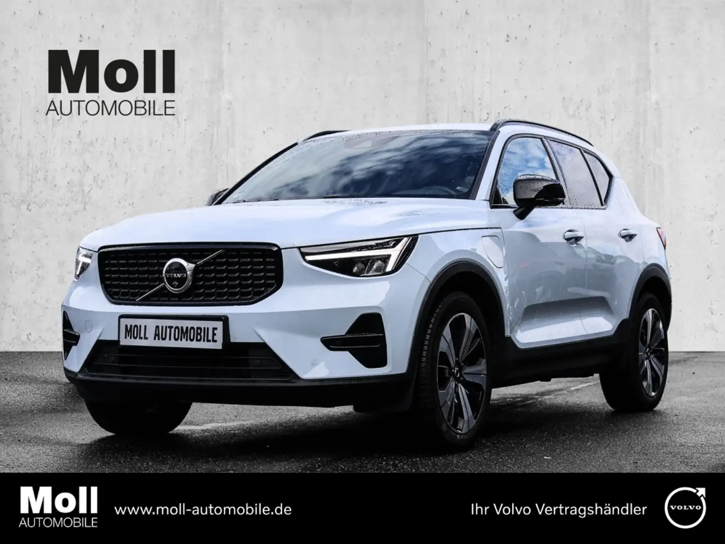 Volvo XC40 Plus Dark Recharge Plug-In Hybrid 2WD T5 Twin Engi Blau - 1