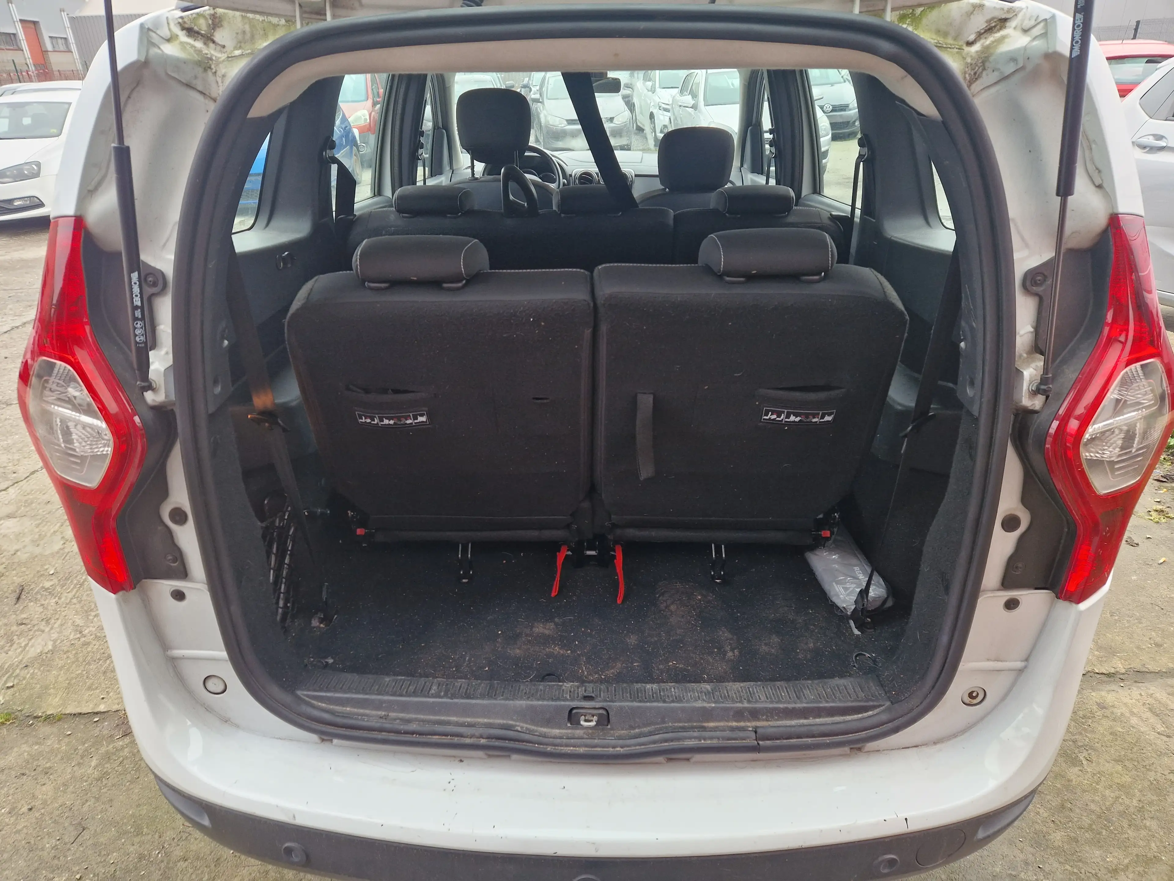 Dacia Lodgy Lodgy 1.6i SCe Laureate 7pl. Lpg — photo 15