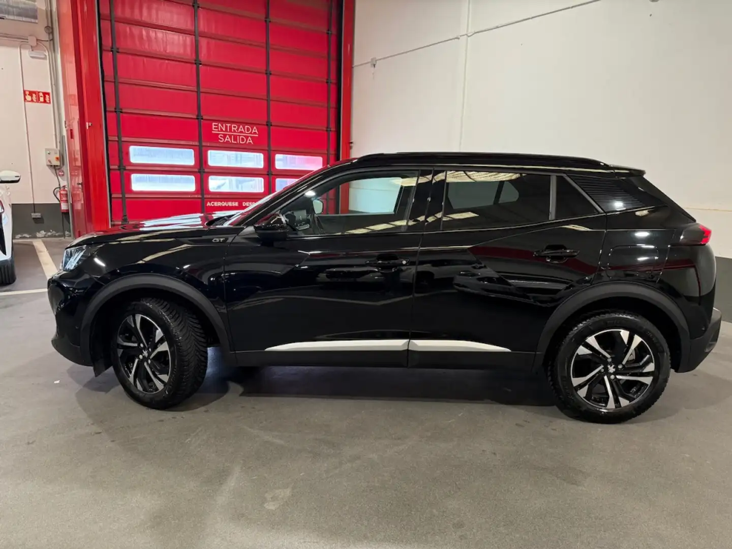 Peugeot 2008 1.5BlueHDi S&S GT EAT8 130 Schwarz - 2
