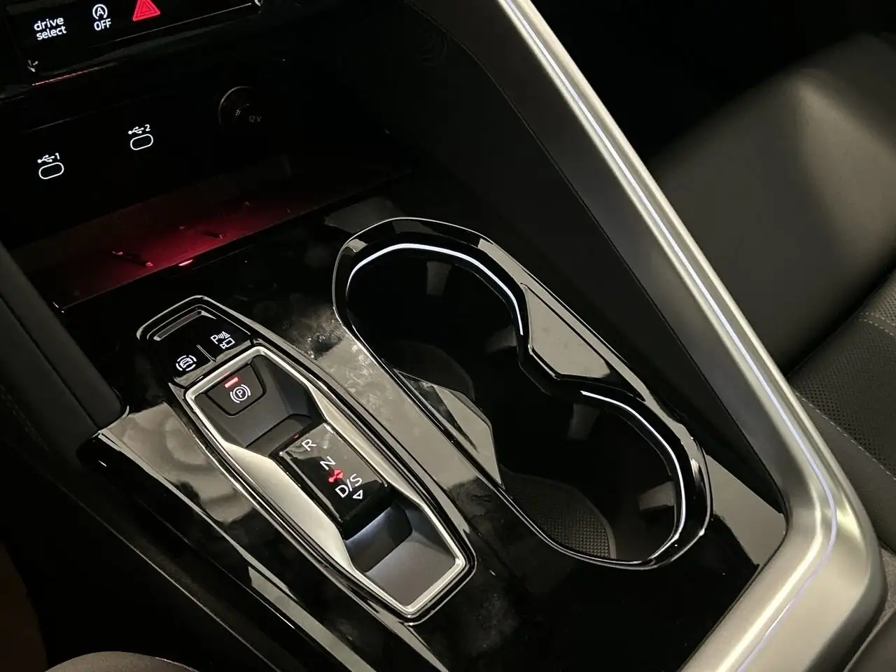 Audi Q5 снимка Audi Q5