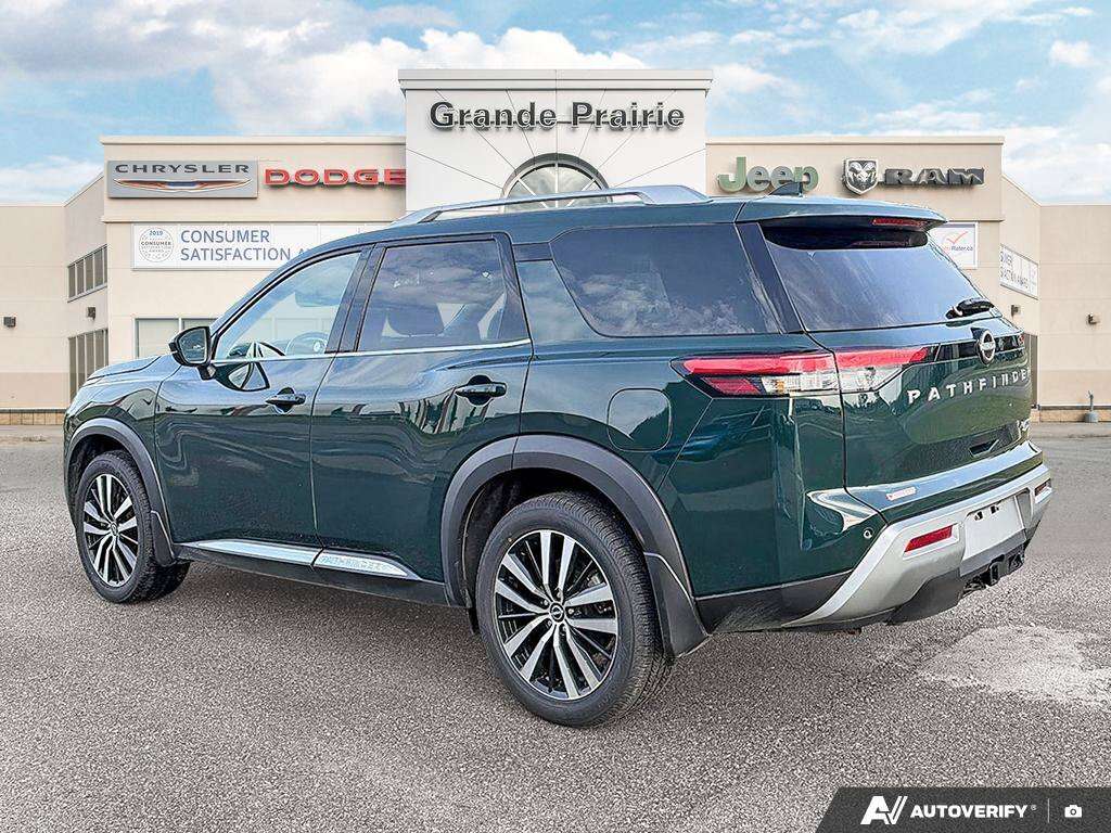 2024 Nissan Pathfinder Platinum — снимка 1