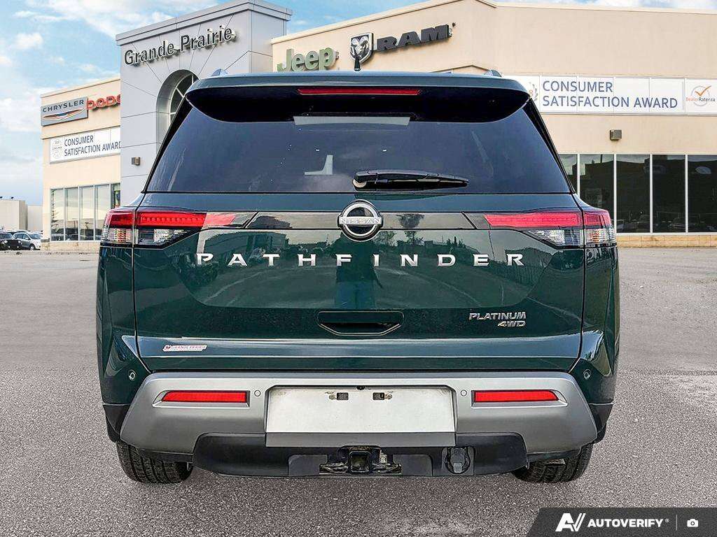 2024 Nissan Pathfinder Platinum — снимка 1