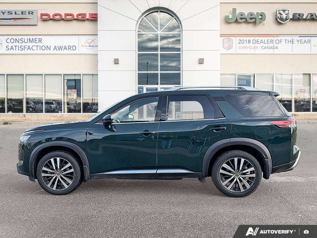 2024 Nissan Pathfinder Platinum — снимка 1