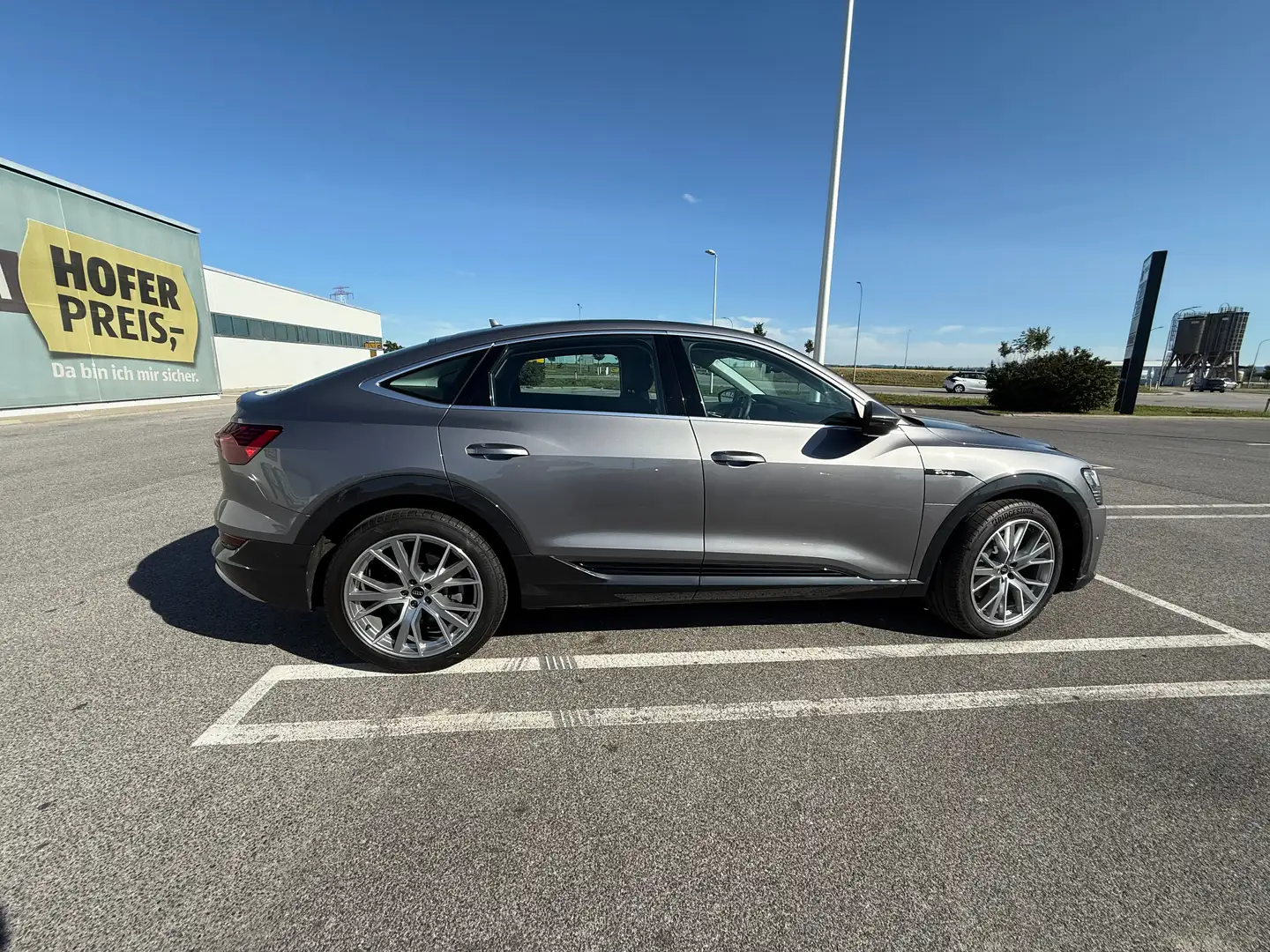 Audi e-tron e-tron SB 55 quattro 95kWh Advanced Advanced Grau - 1
