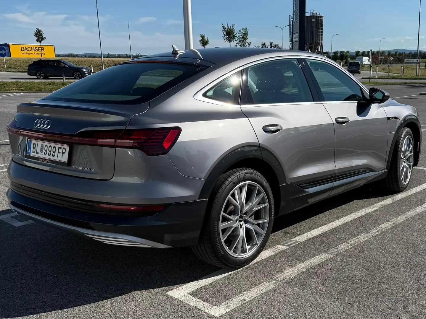 Audi e-tron e-tron SB 55 quattro 95kWh Advanced Advanced Grau - 2