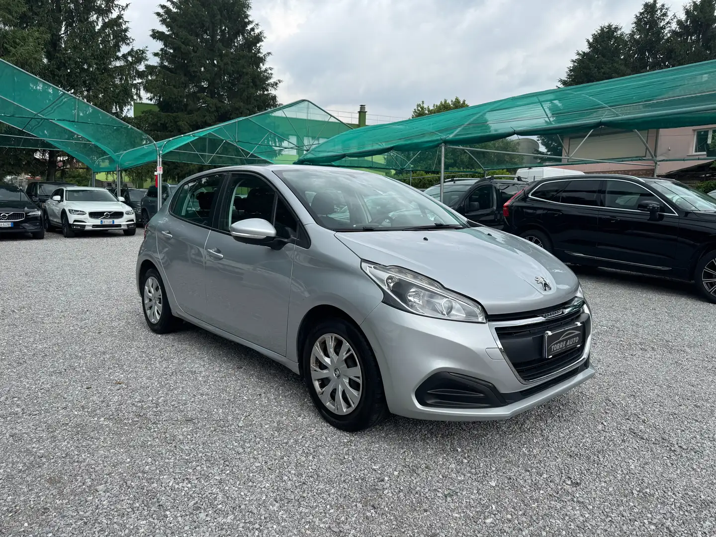 Peugeot 208 208 5p 1.2 puretech Active 82cv Plateado - 1