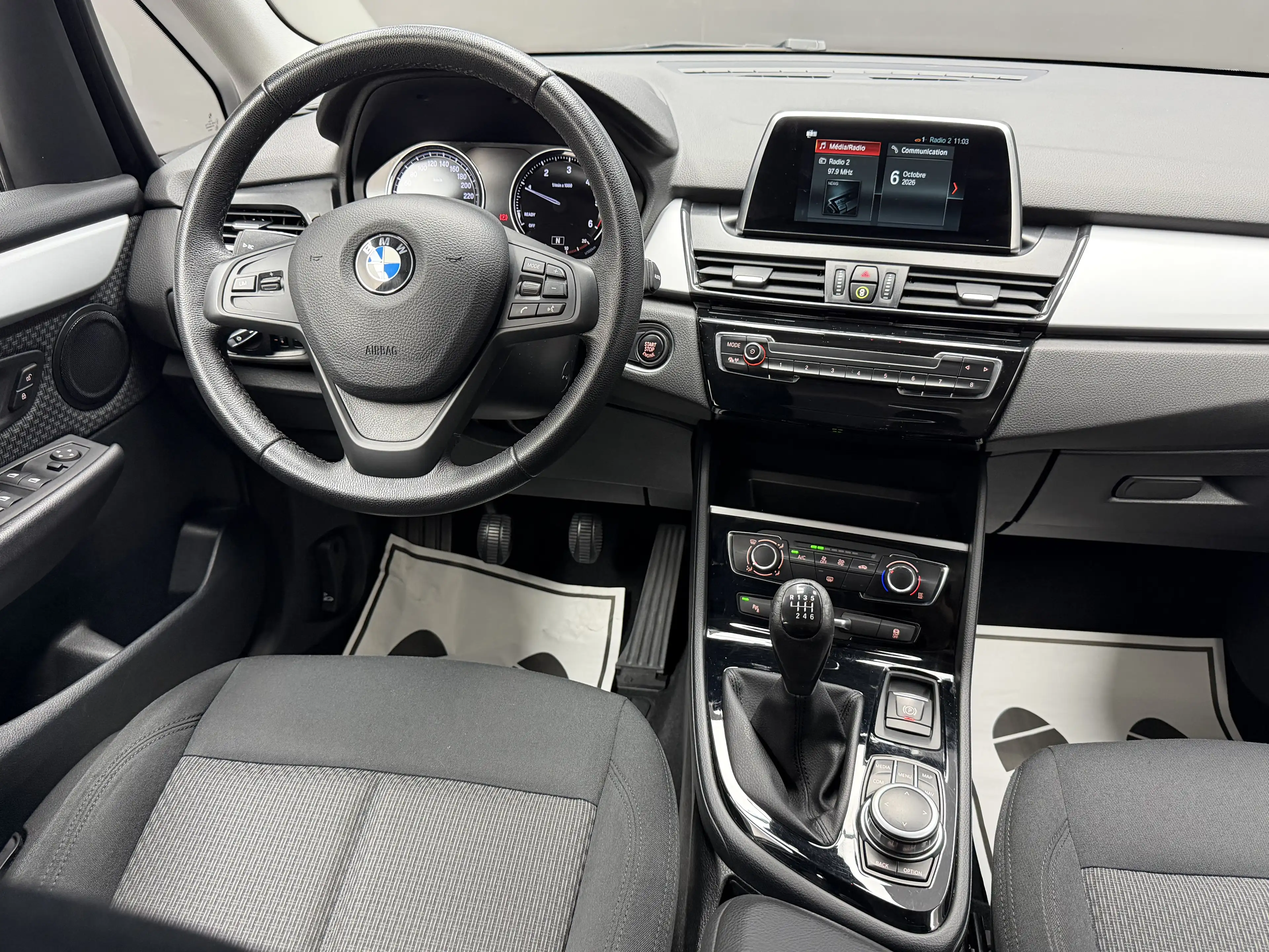 BMW 216 d Active Tourer *1ER PROP + GPS + CLIM + GARANTIE* — photo 11