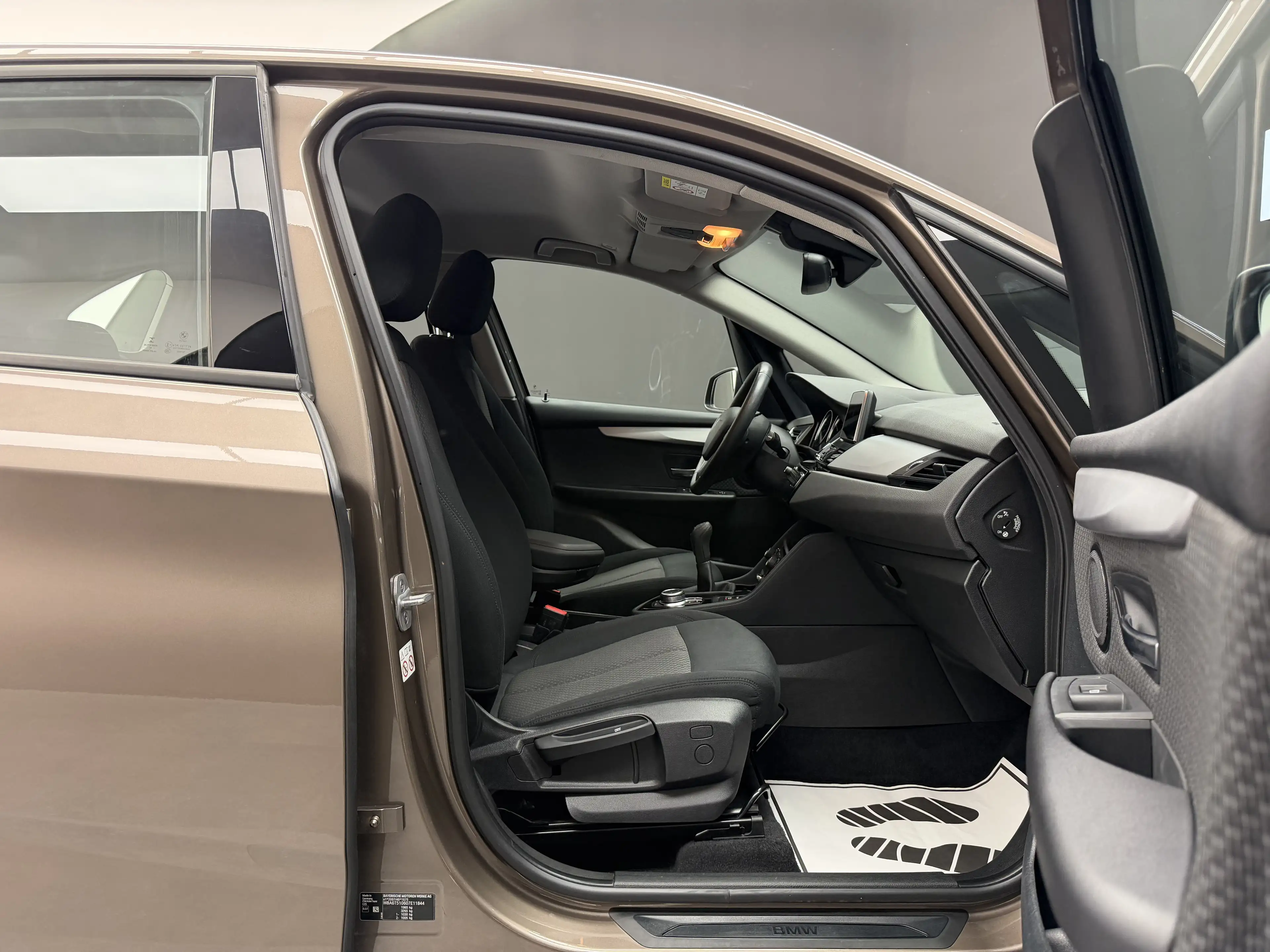 BMW 216 d Active Tourer *1ER PROP + GPS + CLIM + GARANTIE* — photo 9