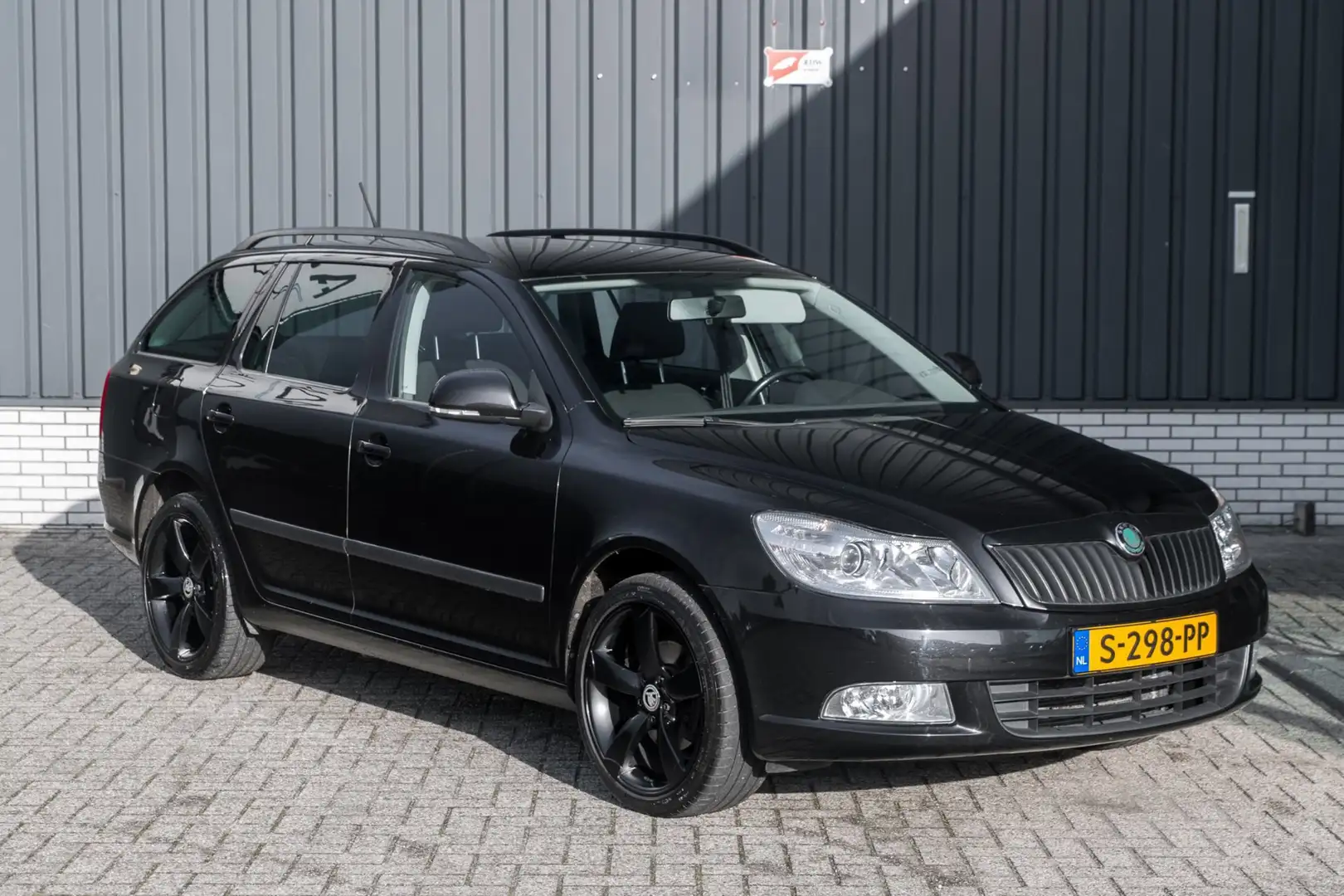 Skoda Octavia Combi 1.8 TSI 4x4 Ambition*Airco* Noir - 2